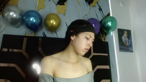 malejacs01 online show from 09/24/25, 12:19