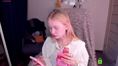 Snapshot of malenaernman chatting on 01/16/25, 10:21 Malena online show from 01/16/25, 10:21