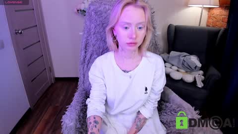 Snapshot of malenaernman chatting on 01/20/25, 01:21 Malena online show from 01/20/25, 01:21