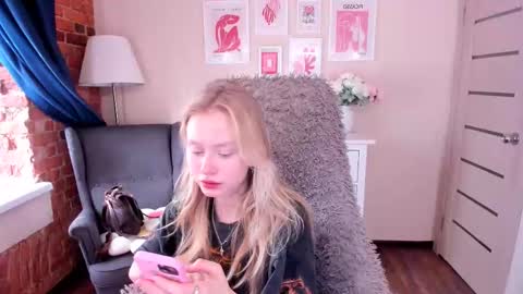 Snapshot of malenaernman chatting on 02/20/25, 10:05 Malena online show from 02/20/25, 10:05