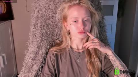 Snapshot of malenaernman chatting on 10/09/25, 10:35 Malena online show from 10/09/25, 10:35