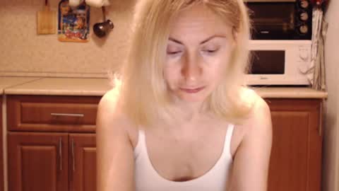 Malena online show from 12/13/25, 09:20