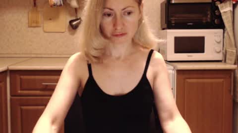 Snapshot of malenamila chatting on 02/13/26, 09:11 Malena online show from 02/13/26, 09:11