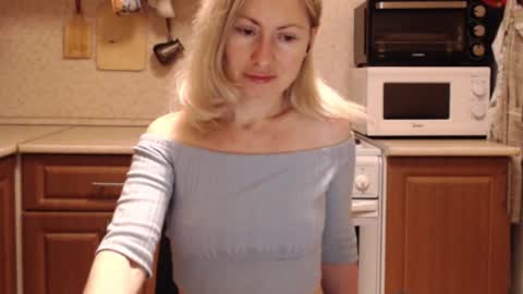 Snapshot of malenamila chatting on 02/14/26, 09:11 Malena online show from 02/14/26, 09:11