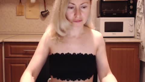 Snapshot of malenamila chatting on 03/12/26, 09:32 Malena online show from 03/12/26, 09:32