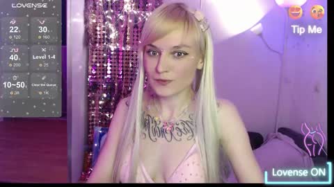 Snapshot of mali_sia chatting on 12/26/24, 12:14 Mischelle online show from 12/26/24, 12:14