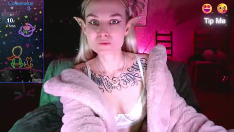 Snapshot of mali_sia chatting on 10/12/25, 02:49 Mischelle online show from 10/12/25, 02:49