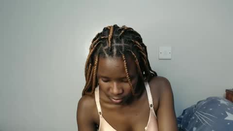 lati online show from 10/30/25, 02:02