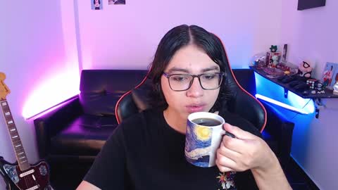 Snapshot of malik_harrison_ chatting on 01/16/25, 01:36 Malik online show from 01/16/25, 01:36