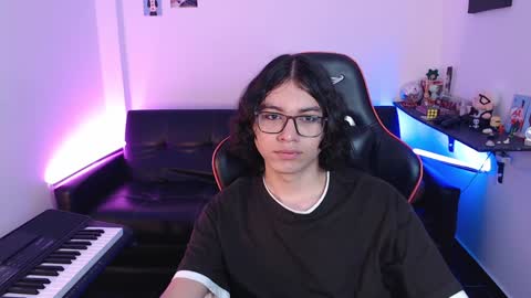 Snapshot of malik_harrison_ chatting on 02/04/25, 03:47 Malik online show from 02/04/25, 03:47