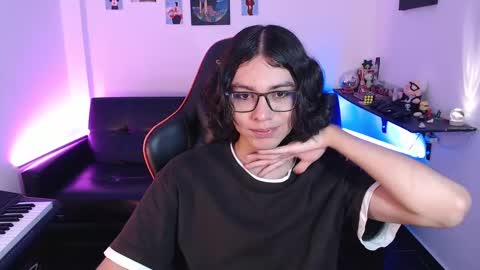 Snapshot of malik_harrison_ chatting on 02/13/25, 03:24 Malik online show from 02/13/25, 03:24