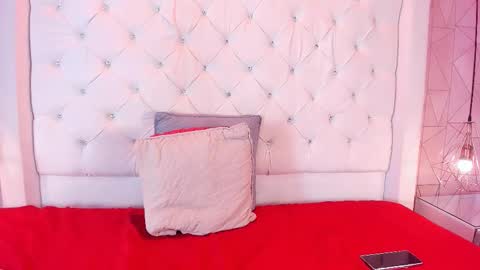 Snapshot of malikasoleil chatting on 02/24/26, 05:49 Malika soleil online show from 02/24/26, 05:49