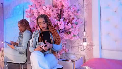 Snapshot of malikasoleil chatting on 03/08/26, 05:00 Malika soleil online show from 03/08/26, 05:00