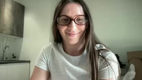 Snapshot of malina568708 chatting on 04/23/26, 12:29 malina568708 online show from 04/23/26, 12:29