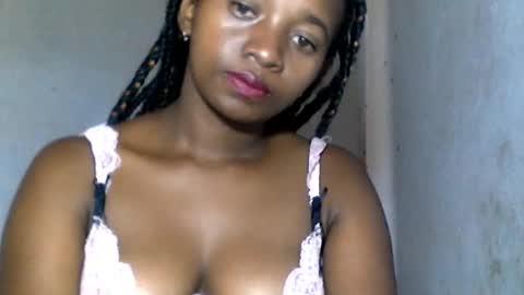 Snapshot of malinah01 chatting on 12/16/24, 11:44 malinah01 online show from 12/16/24, 11:44