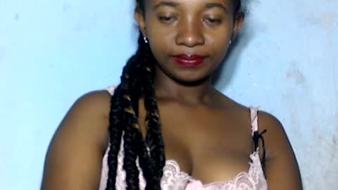 Snapshot of malinah01 chatting on 12/27/24, 05:09 malinah01 online show from 12/27/24, 05:09