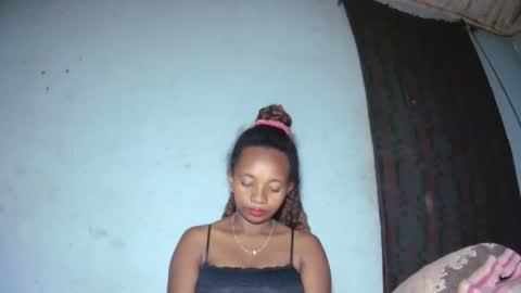 Snapshot of malinah01 chatting on 09/09/25, 01:49 malinah01 online show from 09/09/25, 01:49
