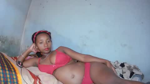 Snapshot of malinah01 chatting on 09/16/25, 09:32 malinah01 online show from 09/16/25, 09:32