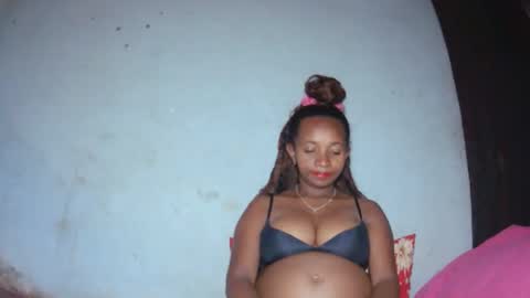 Snapshot of malinah01 chatting on 09/25/25, 08:18 malinah01 online show from 09/25/25, 08:18