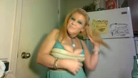 Snapshot of malinda702 chatting on 02/11/26, 10:09 malinda702 online show from 02/11/26, 10:09