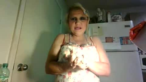 Snapshot of malinda702 chatting on 04/06/26, 05:41 malinda702 online show from 04/06/26, 05:41