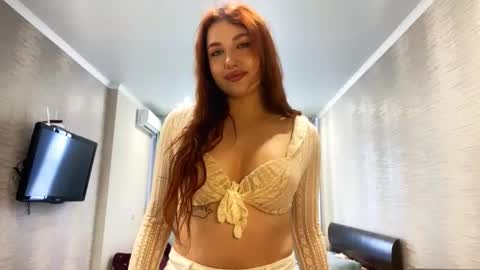 Snapshot of malindagriffo chatting on 10/23/25, 10:25 Isabella online show from 10/23/25, 10:25