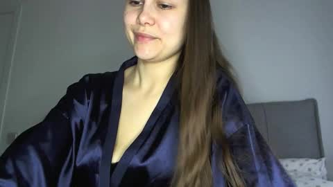 Snapshot of malinka_sweet19 chatting on 12/16/25, 07:02 malinka_sweet19 online show from 12/16/25, 07:02