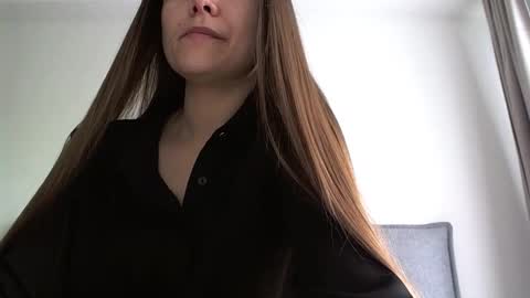 Snapshot of malinka_sweet19 chatting on 02/18/26, 06:42 malinka_sweet19 online show from 02/18/26, 06:42