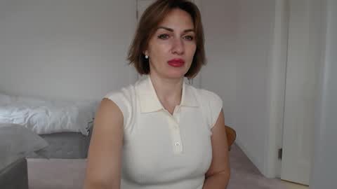 mallinia online show from 02/11/25, 03:40