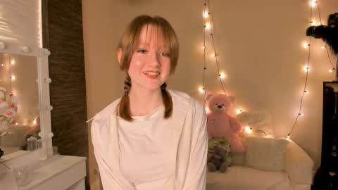 Snapshot of mallorygray chatting on 03/15/26, 04:13 Lilit online show from 03/15/26, 04:13