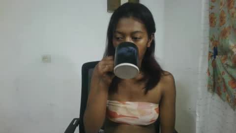 Snapshot of malluna4 chatting on 05/06/26, 06:46 Malluna online show from 05/06/26, 06:46
