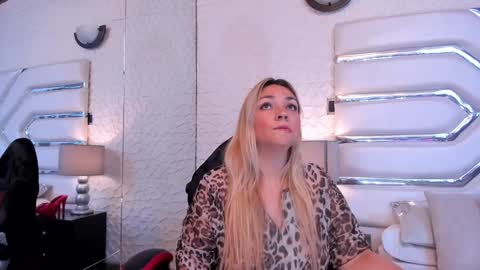 Snapshot of malorysweet chatting on 01/11/25, 12:40 MalorySweet online show from 01/11/25, 12:40