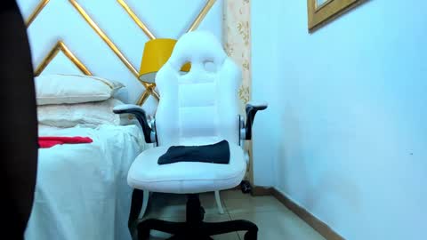 Snapshot of malorysweet chatting on 02/03/25, 11:53 MalorySweet online show from 02/03/25, 11:53