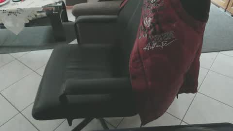 Snapshot of maly246 chatting on 01/12/26, 08:08 maly246 online show from 01/12/26, 08:08