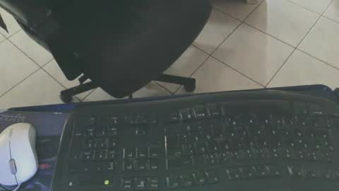 Snapshot of maly246 chatting on 01/17/26, 08:08 maly246 online show from 01/17/26, 08:08