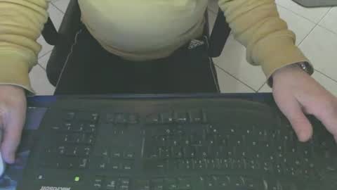 Snapshot of maly246 chatting on 02/15/26, 08:24 maly246 online show from 02/15/26, 08:24