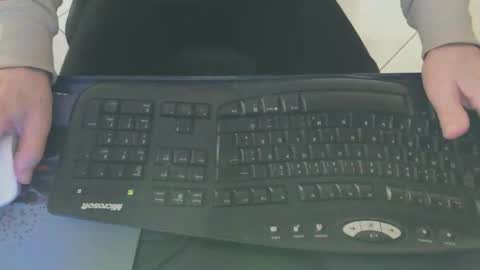 Snapshot of maly246 chatting on 02/22/26, 08:35 maly246 online show from 02/22/26, 08:35