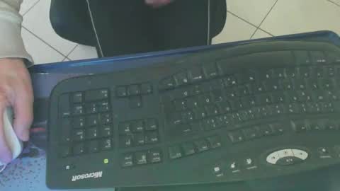 Snapshot of maly246 chatting on 03/15/26, 08:09 maly246 online show from 03/15/26, 08:09