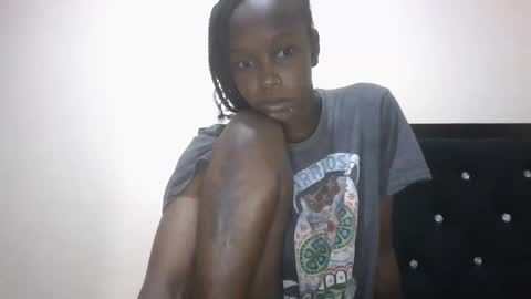 Snapshot of mamaapussy chatting on 10/22/25, 01:33 mamaa online show from 10/22/25, 01:33