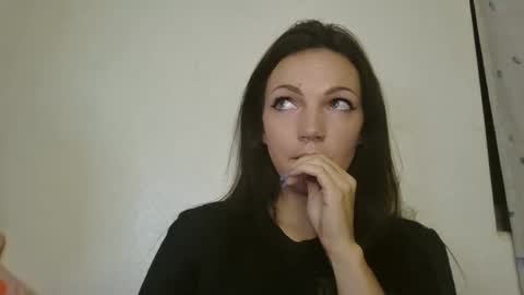 Snapshot of mamakinchen24 chatting on 12/06/24, 06:26 Deja Jonjon online show from 12/06/24, 06:26