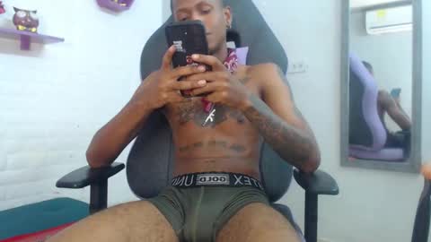 man_san11 online show from 11/11/25, 03:45