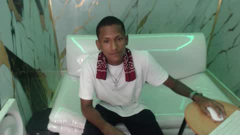 man_san11 online show from 11/16/25, 04:34