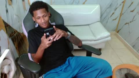 Snapshot of man_sant11 chatting on 04/02/26, 04:04 man_sant11 online show from 04/02/26, 04:04