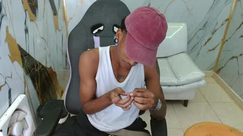 Snapshot of man_sant11 chatting on 04/06/26, 05:47 man_sant11 online show from 04/06/26, 05:47