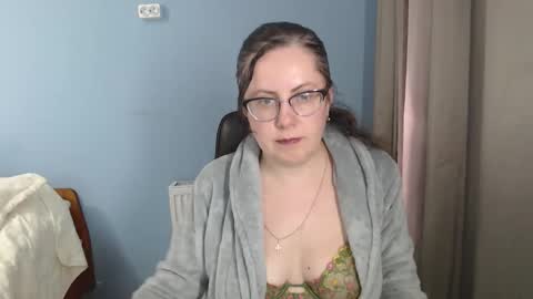 Snapshot of mandarinka28 chatting on 12/02/25, 09:14 mandarinka28 online show from 12/02/25, 09:14