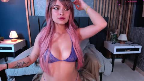 Snapshot of mandy_collins_ chatting on 01/04/25, 12:59 Mandy online show from 01/04/25, 12:59