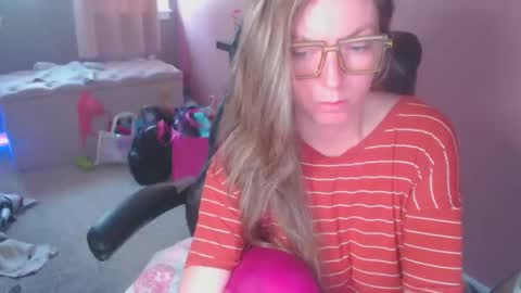 Snapshot of mandybabyxxx chatting on 03/27/26, 05:56 MandyBabyXXX online show from 03/27/26, 05:56