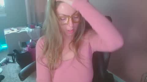 Snapshot of mandybabyxxx chatting on 05/08/26, 12:05 MandyBabyXXX online show from 05/08/26, 12:05