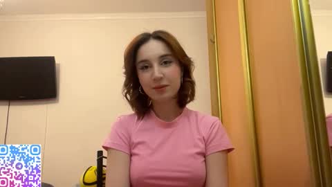 Snapshot of mandykarth chatting on 12/15/25, 02:10 Mia online show from 12/15/25, 02:10