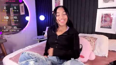 manelyk_evanss online show from 06/25/26, 11:15